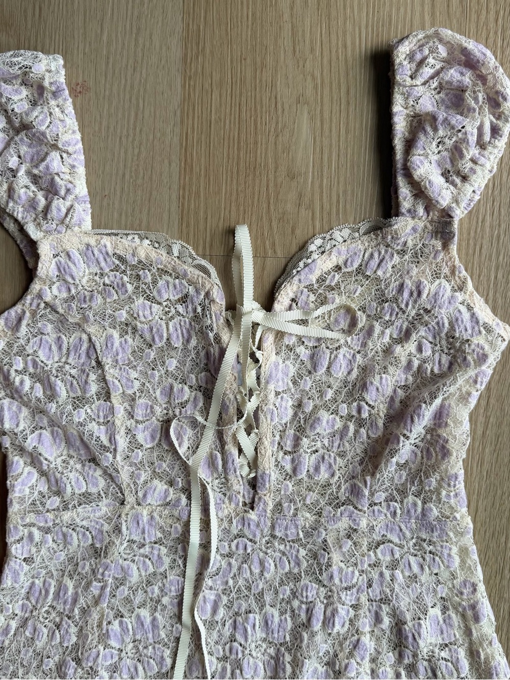 Urban outfitters Iris Lace Floral Midi Dress Size XS - Picture 2 of 7